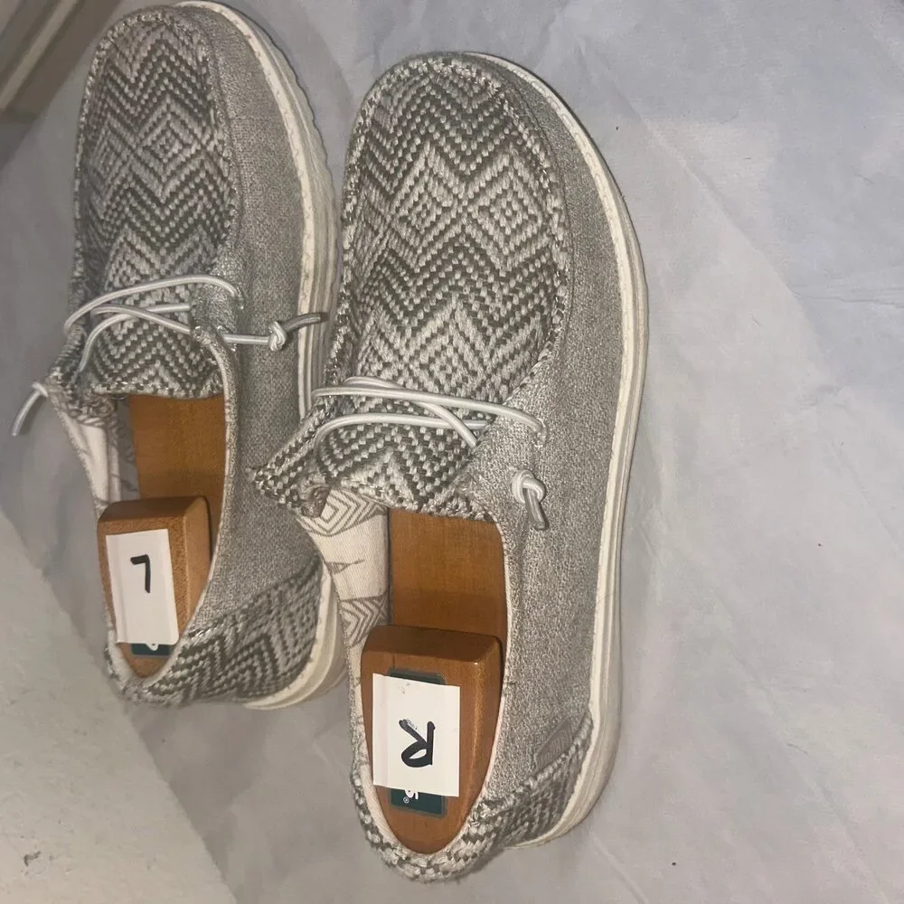 Hey dude, slip on loafers size 8